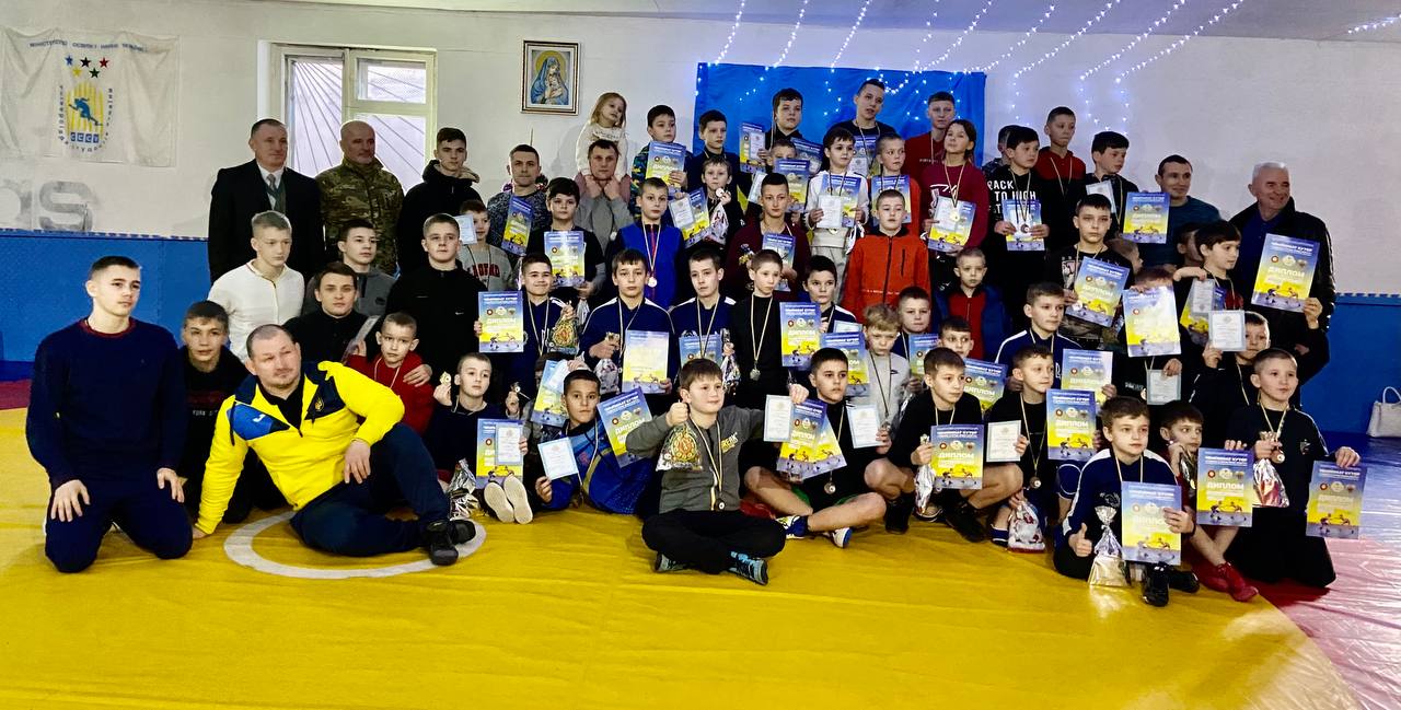 Переможці, призери із наставниками і гості змагань